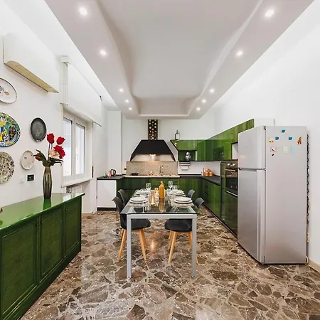 Apartamento Pepa's House Elegante Appartamente ,centro ,vicino Stazione *