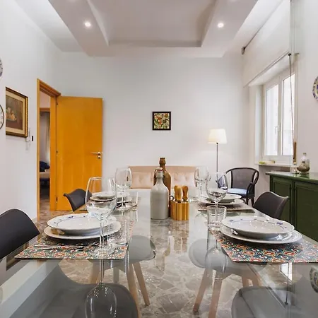 Pepa's House Elegante Appartamente ,centro ,vicino Stazione *